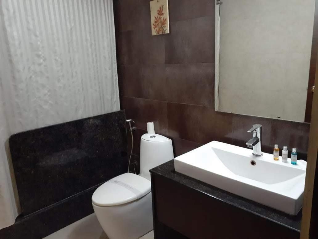 Hotel Md'S Continental Jorhāt 外观 照片