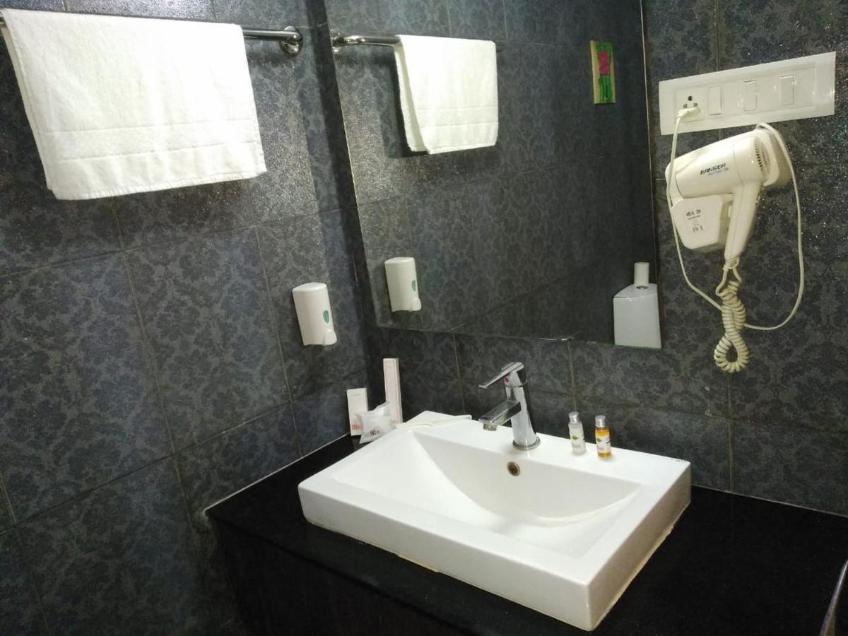Hotel Md'S Continental Jorhāt 外观 照片