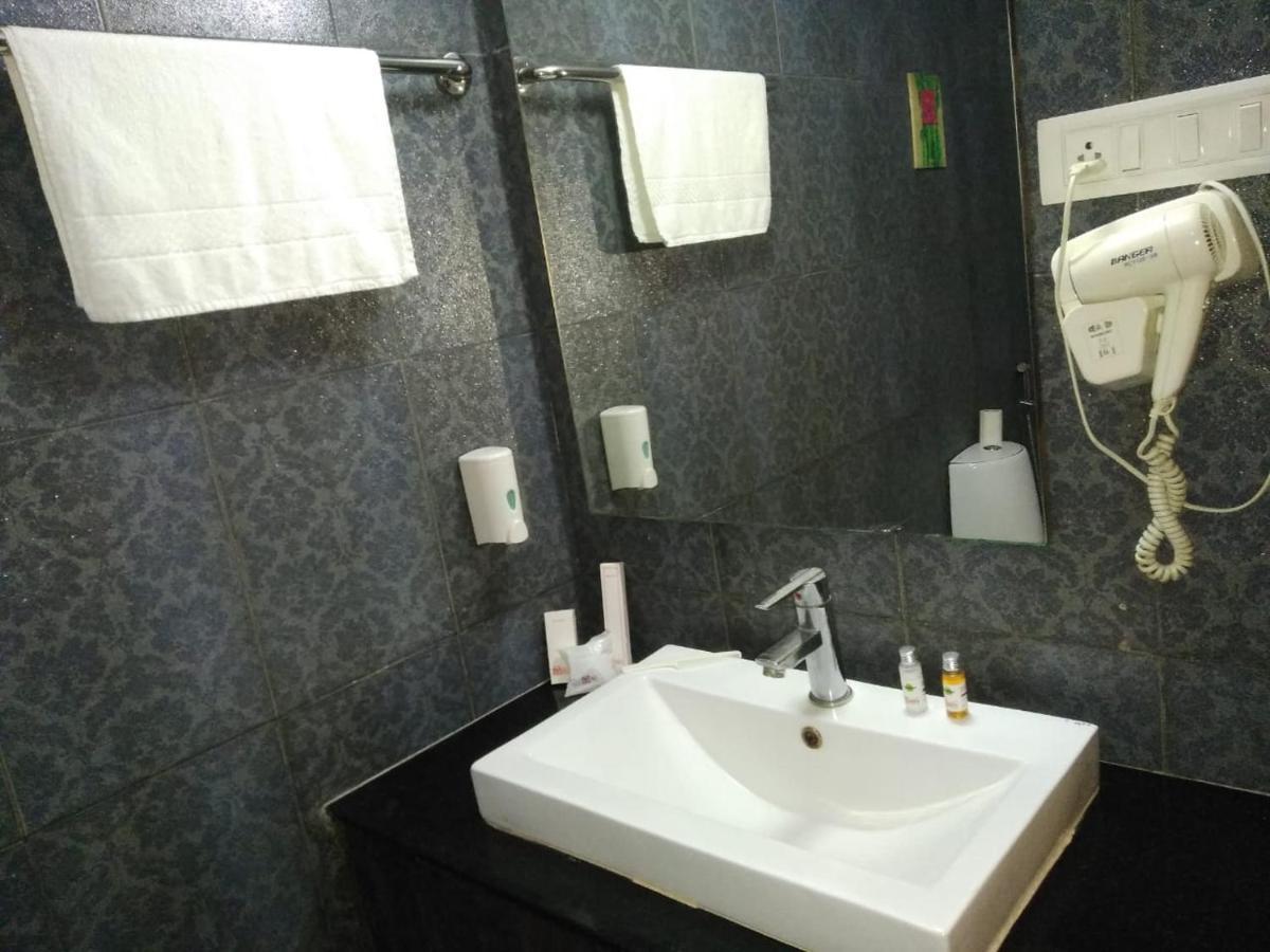 Hotel Md'S Continental Jorhāt 外观 照片