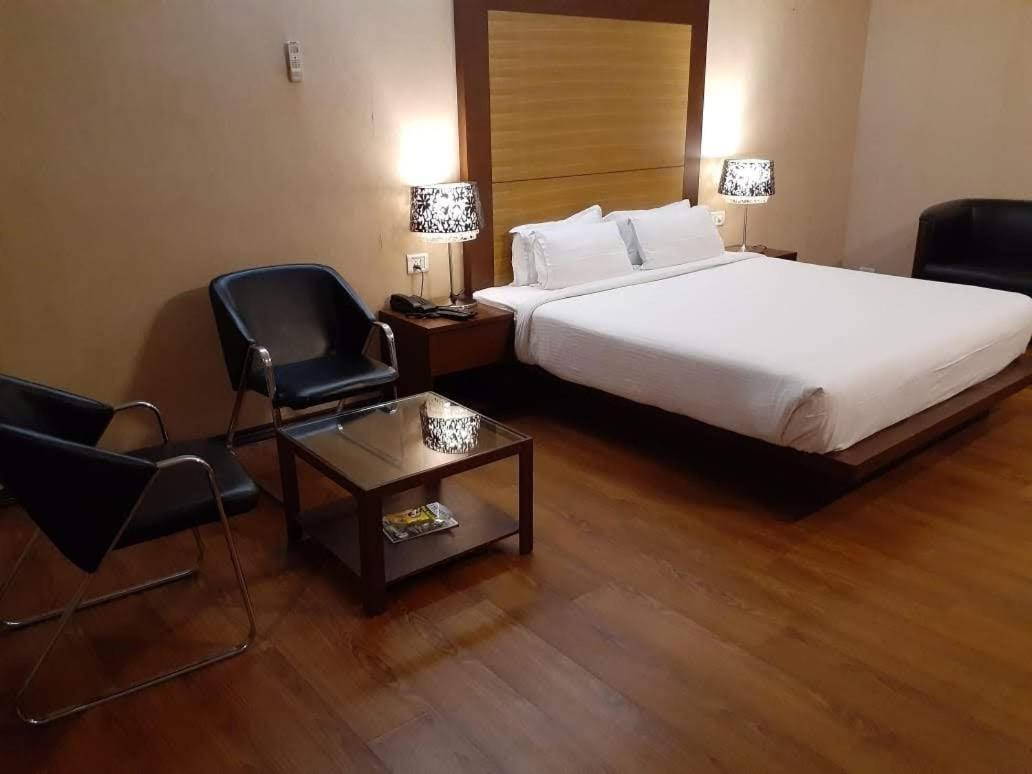 Hotel Md'S Continental Jorhāt 外观 照片