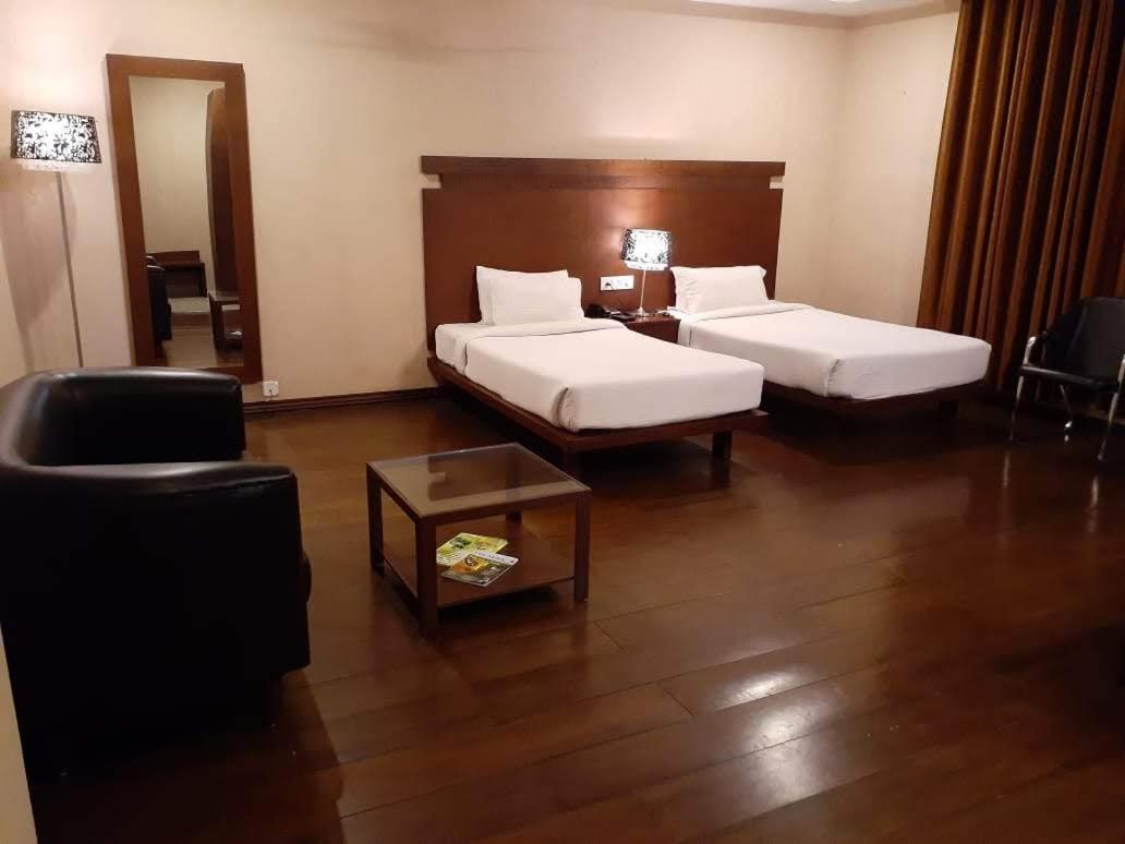 Hotel Md'S Continental Jorhāt 外观 照片