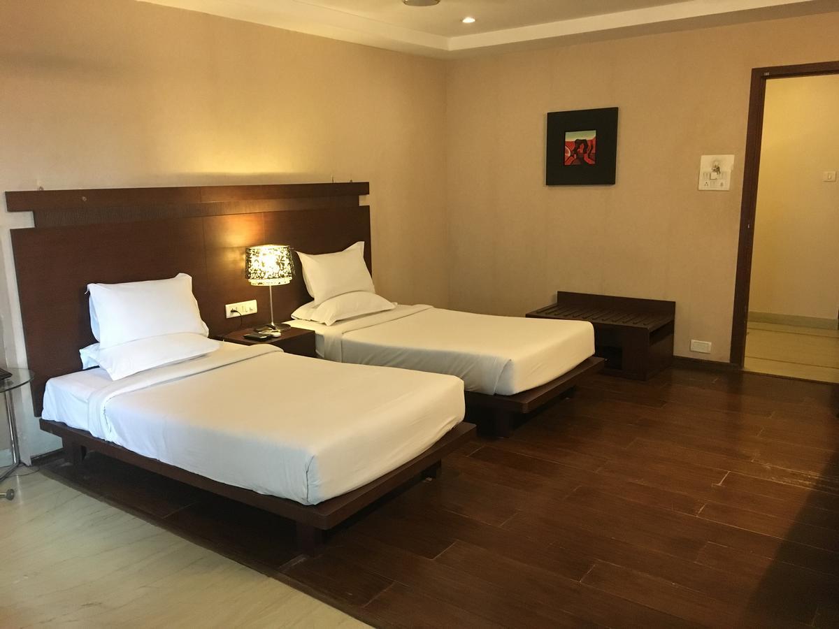 Hotel Md'S Continental Jorhāt 外观 照片